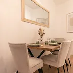 Mba - Courcelles - Splendide דירה