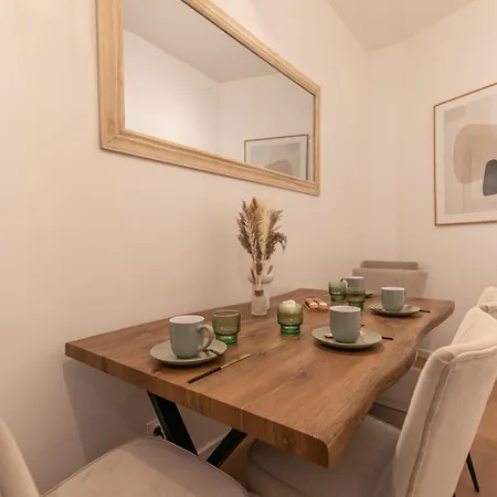 Mba - Courcelles - Splendide Apartman *