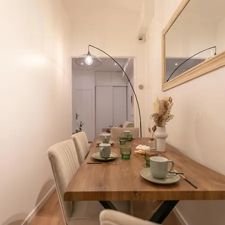 Mba - Courcelles - Splendide Apartman *